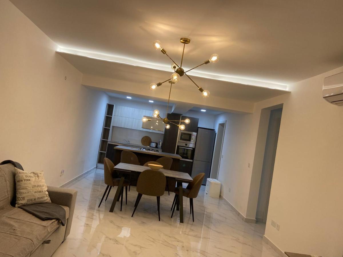 Theatre Apartamento Mellieha Exterior foto